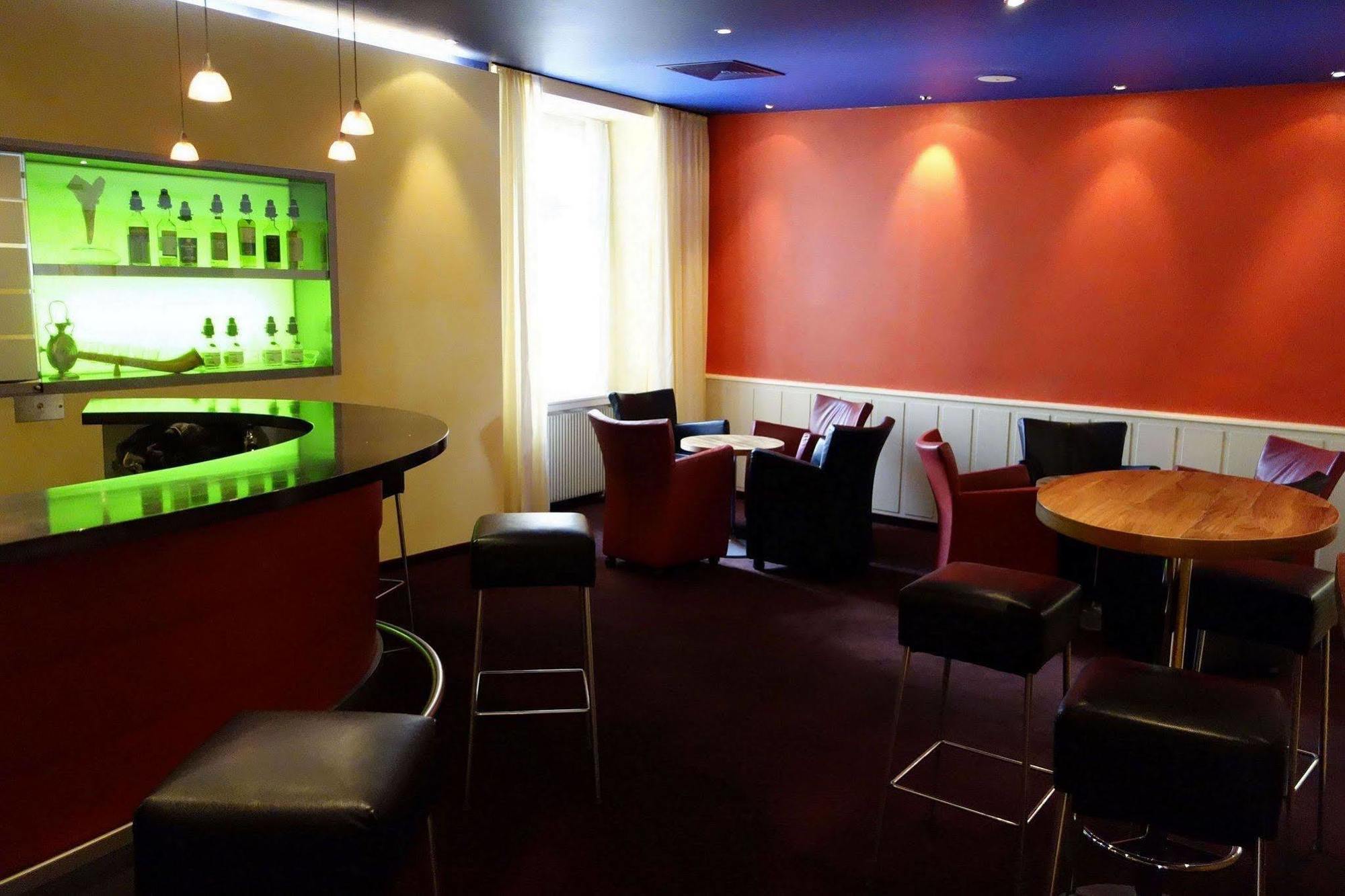 Hotel Urs Und Viktor Bettlach Extérieur photo