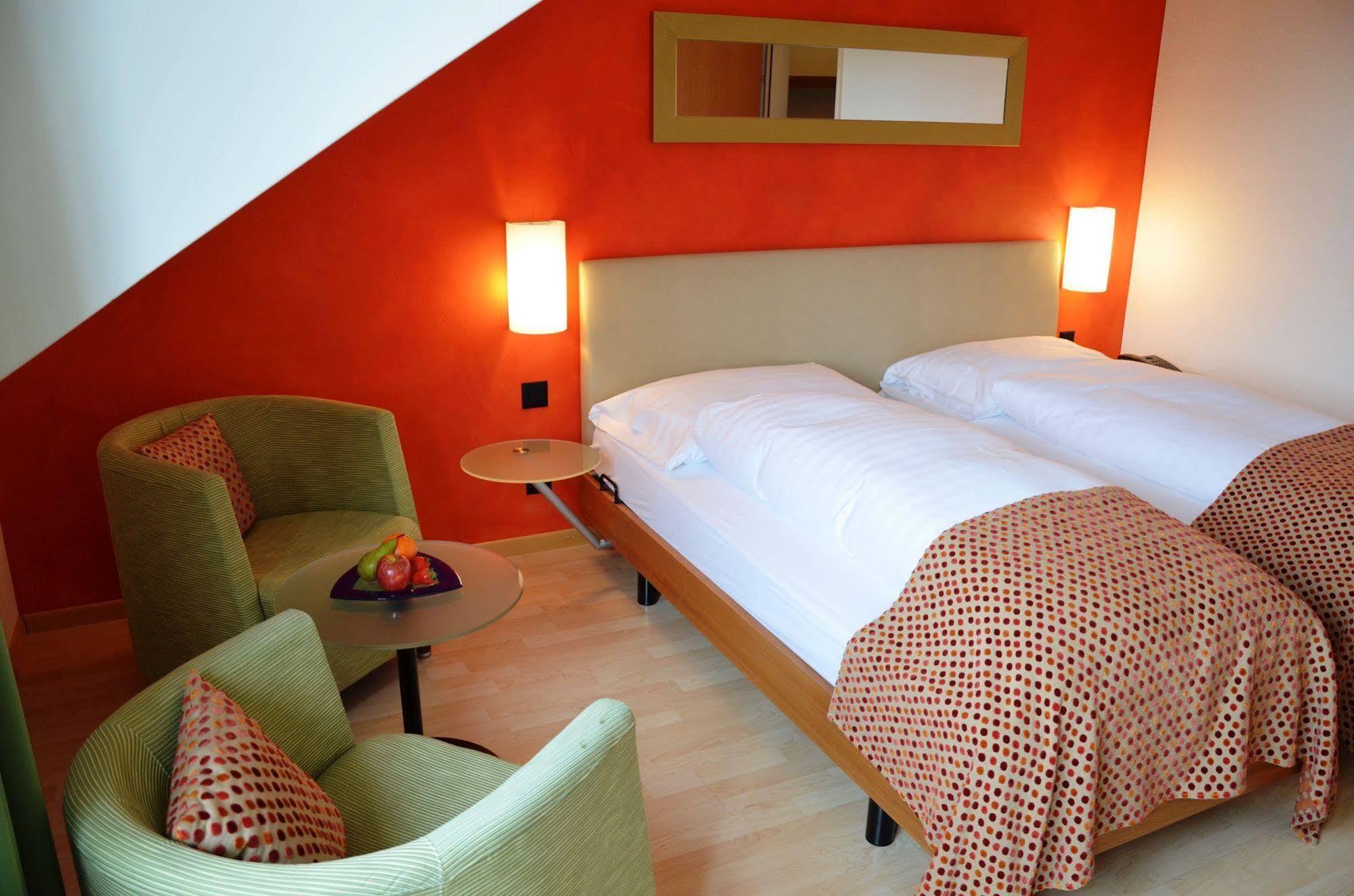 Hotel Urs Und Viktor Bettlach Extérieur photo